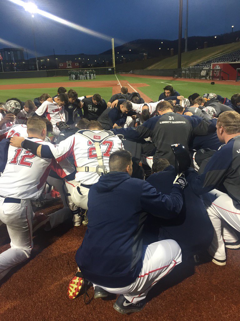 jeff_barber_'s tweet photo. Win or lose. @libertybaseball 8 
William and Mary 4 https://t.co/swctw5VzLU