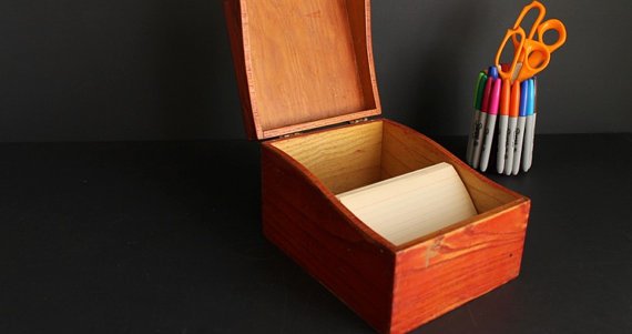 Circa810's tweet photo. Lil Storage *NEW ITEM* https://t.co/vOATeVGPvq #vintage #etsy #vesties #retro #homedecor #recipebox #cardfile #wood https://t.co/NMXExWW5dn
