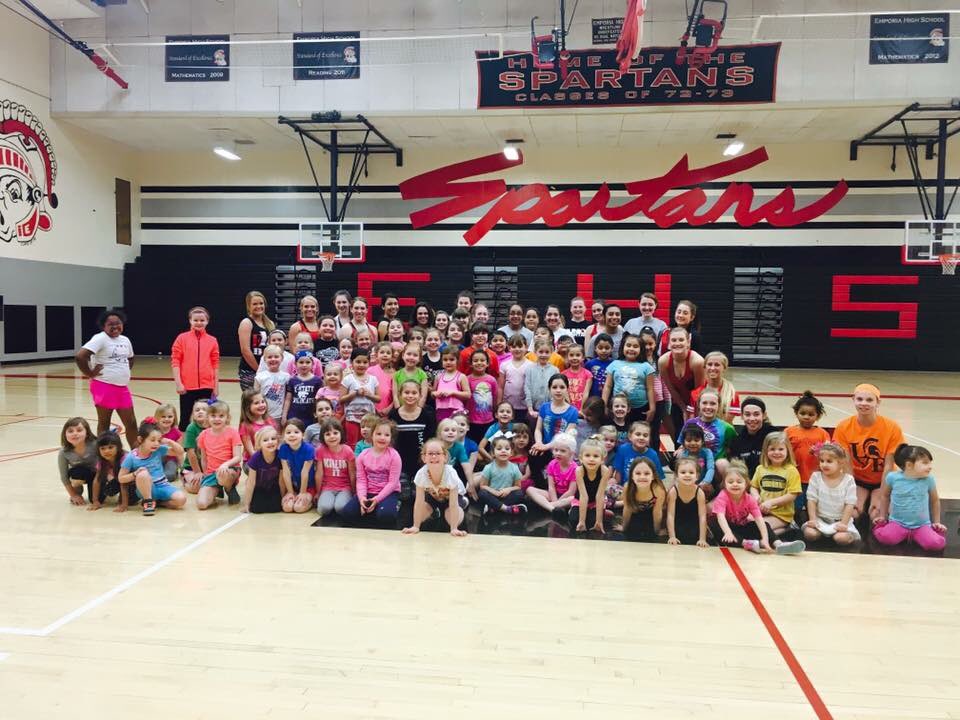 EHS Mini Dance will be performing tonight!! Be here to witness the fun! 😁👍🏼