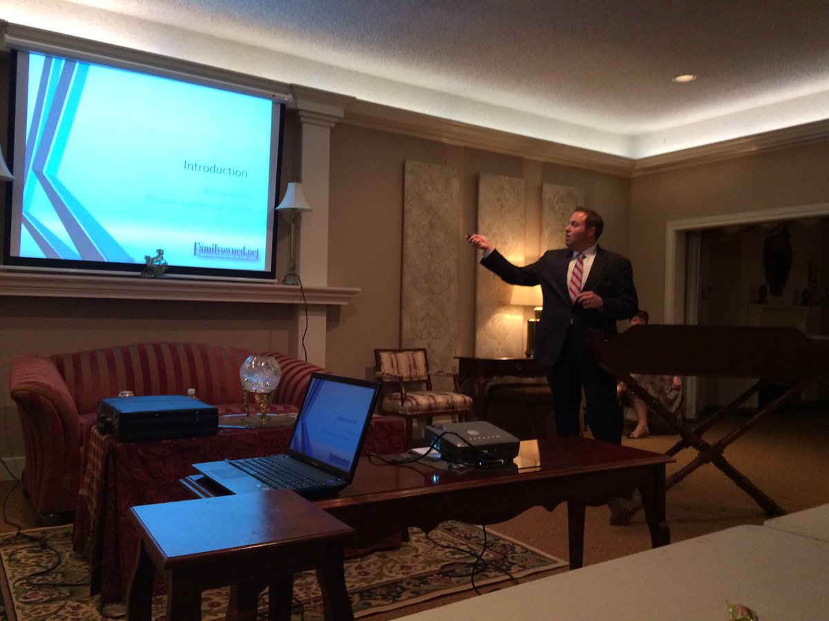 LucasGrapevine's tweet photo. Quarter 1 Training: Part 2 at our sister location Robertson Mueller Harper in the @cityoffortworth #FuneralTraining https://t.co/O0thGFZDcG