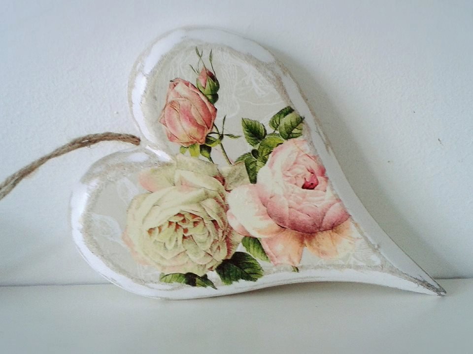 handmadebydeb's tweet photo. Heart Shabbychic Style, distressed solid wood heart with pretty floral de… https://t.co/qMNauntMVu #Etsy #JuteString https://t.co/cg1hObBCix