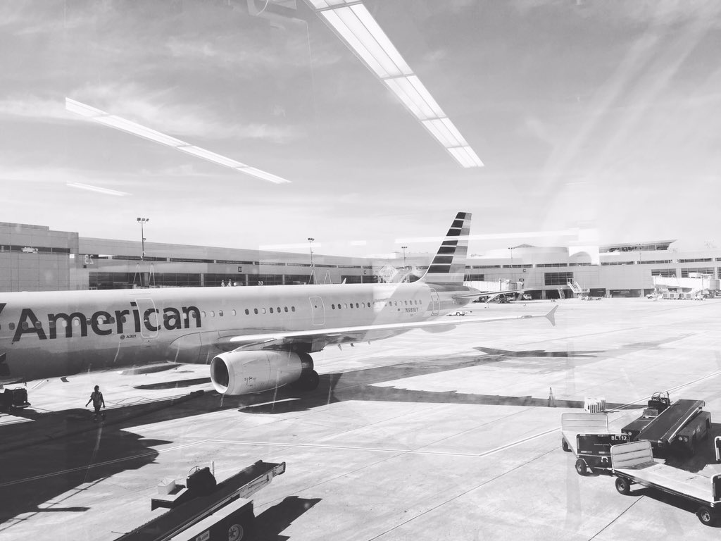 CarolineAmiguet's tweet photo. On my way to Charleston with @VisitTheUSA ! #americanairlines #CulinaryHost #grateful https://t.co/LLNbQsvowi