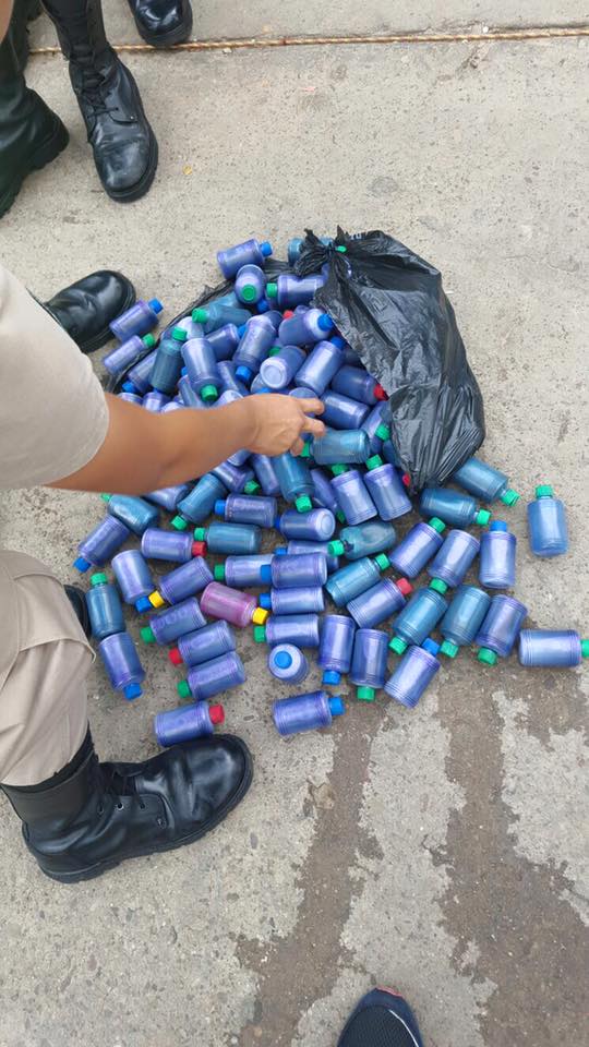 SmdcMunicipal's tweet photo. PLAN CARNAVAL LIMPIO Decomisan 6 mil botes de pintura #AlcaldiaSCZ #Carnaval2016 https://t.co/mYkS9qEUkM