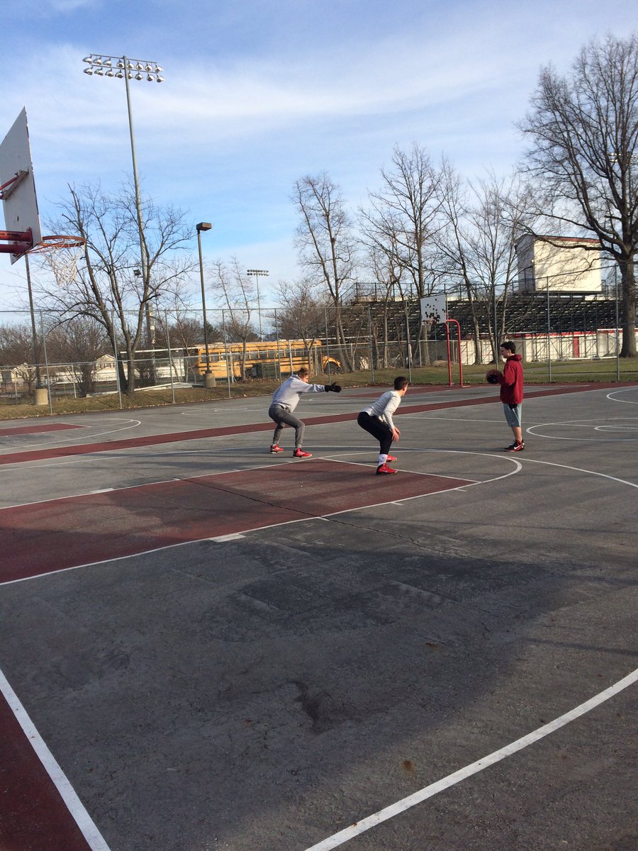 F_Tropics's tweet photo. The squad putting in work to get ready for the #IntramuralChampionship 🏆#TheGrindNeverStops 
#TropicsAgainstTheWorld https://t.co/w4WU0erK2F