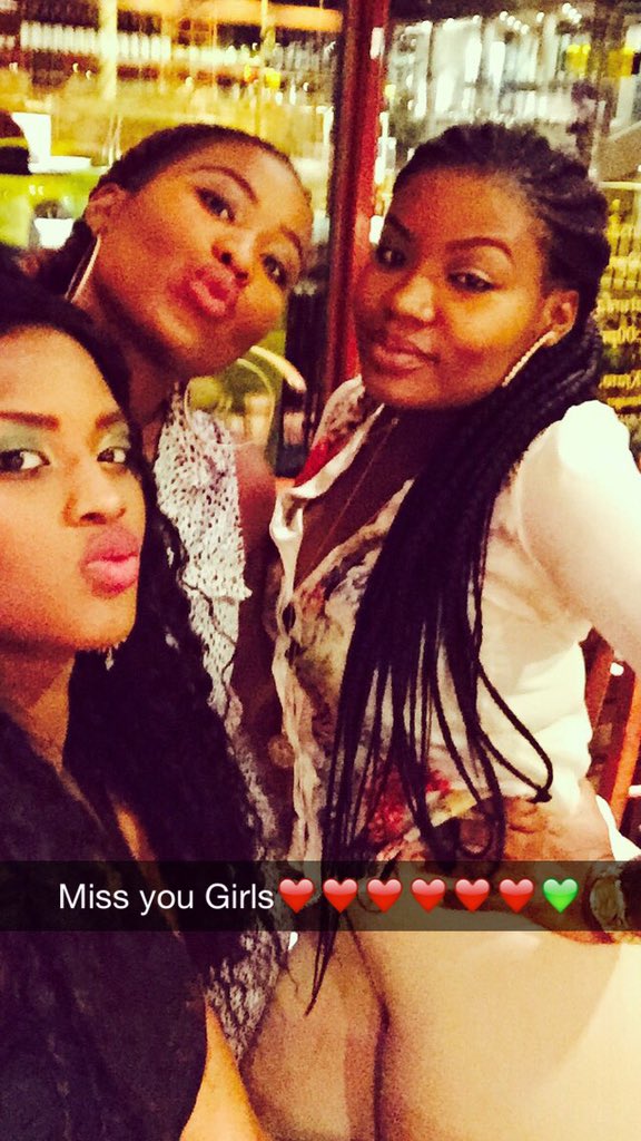 LesliekoudouG's tweet photo. 😘💋❤️ #Throwback #september2015 with My girls ,Friends turned Sisters ❤️ Love you girls #Koudedia,#Leslie,& #Fatima https://t.co/OQvhbRfNxZ