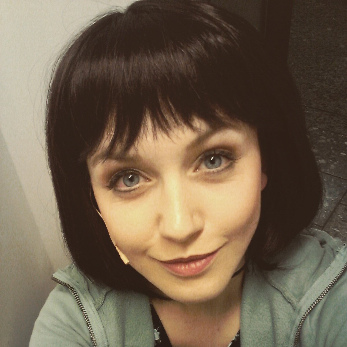 Aktuell übrigens wieder im Boulevardtheater Dresden mit der #Fete! :)
#diefeteendetnie #blackhair #malanders