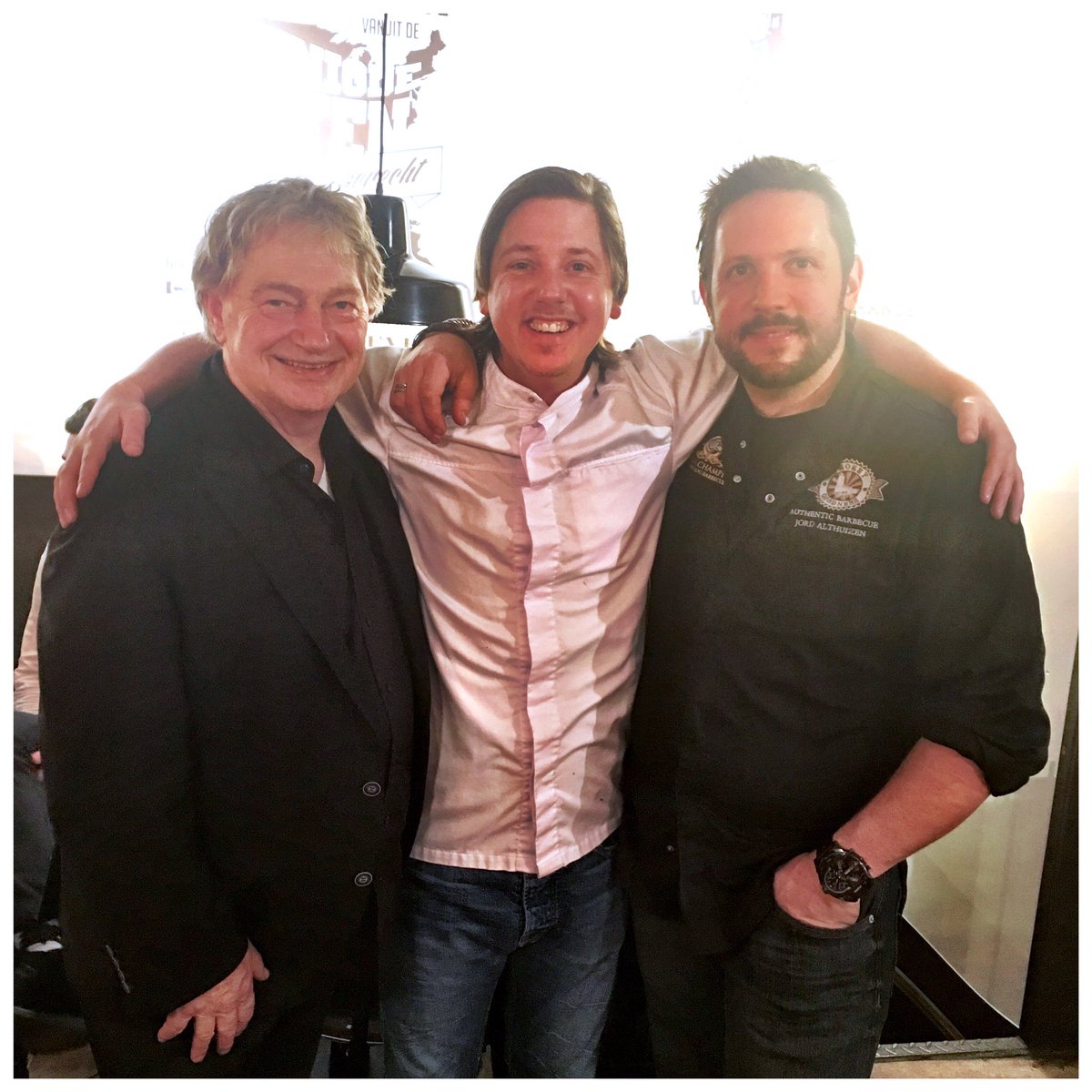 wat kan ik zeggen... de #burgerguerilla <a href="/EllisBurgerNL/">Ellis Gourmet Burger</a>  eindigde terecht in een gelijkspel. vond ook meneer fagel :)