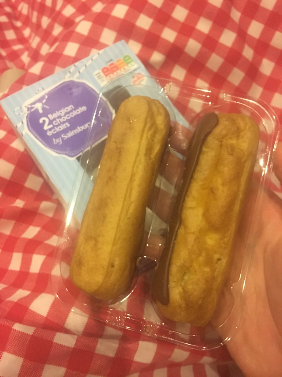 TheAndrewCarp's tweet photo. @sainsburys what sort of shit packaging is this, mans chocolate is so stuck to the packaging that a chisel's needed https://t.co/hHyNDA0TsS