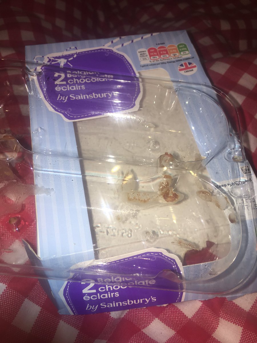 TheAndrewCarp's tweet photo. @sainsburys I'll let you off this time, I'd say 6/10 pastry was dry like your packing skills https://t.co/jdYsTPKB6v