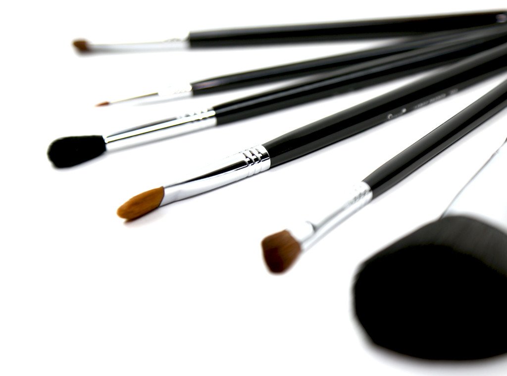 You're Doing It Wrong: Washing Your #Makeup Brushes | eonli.ne/21oAAL8

#Makeup Artist: <a href="/lauren_andersen/">Lauren Andersen</a>