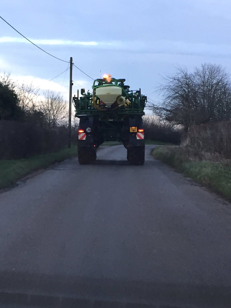 1000WordsByAv's tweet image. Traffic was terrible tonight... #villageproblems #northamptonshire