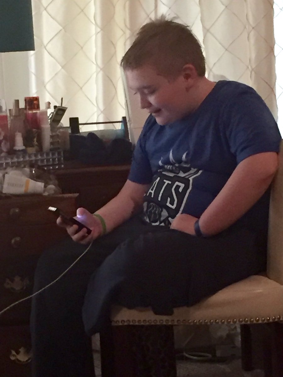 TeamTobyRocks's tweet photo. Toby's not feeling great 2day, but lit up with smiles texting @THEwillieCS15! Thanks 4 making a difference Willie! https://t.co/k0zcSAWQUQ