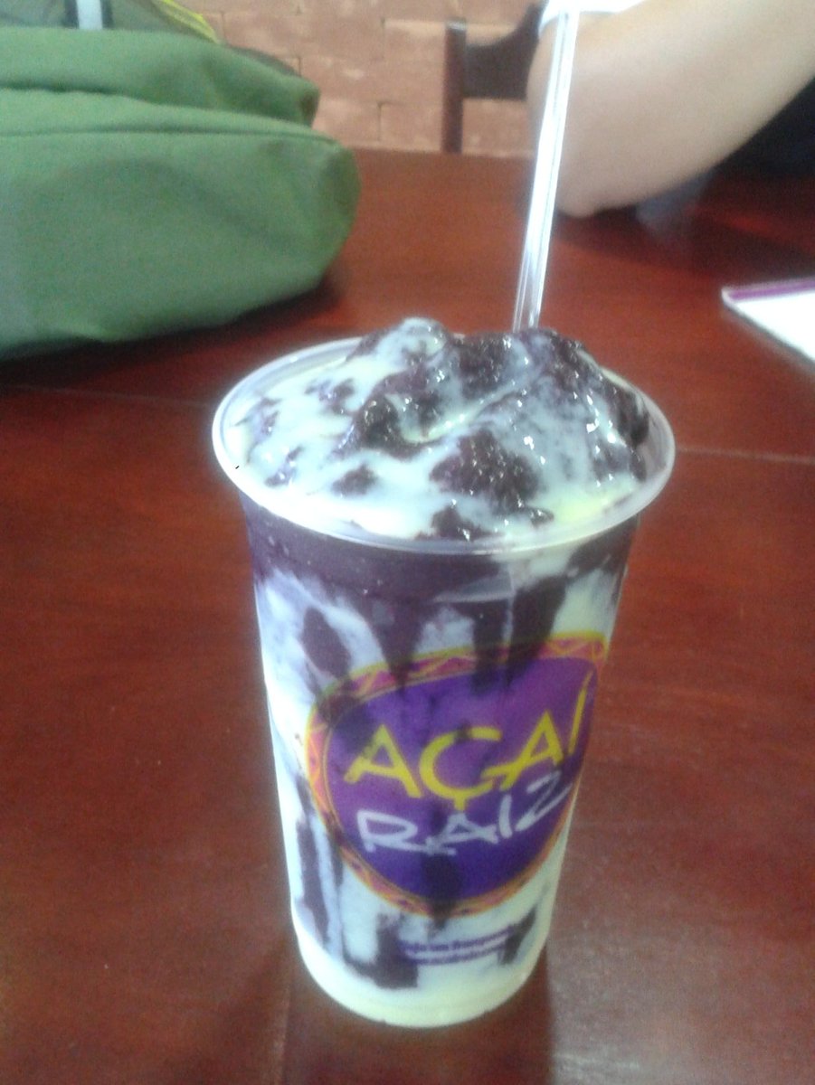aphysicalfuture's tweet image. Físico também toma #açaí!
