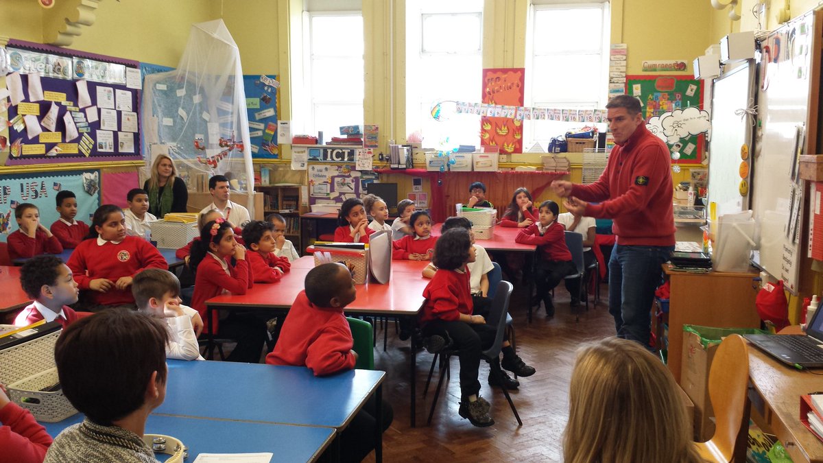 stacey_prm's tweet photo. What a fantastic treat today for Year 4 with an amazing talk by Iolo Williams #inspire @CSCJES @cdflibraries https://t.co/LJBuJM4Bzz