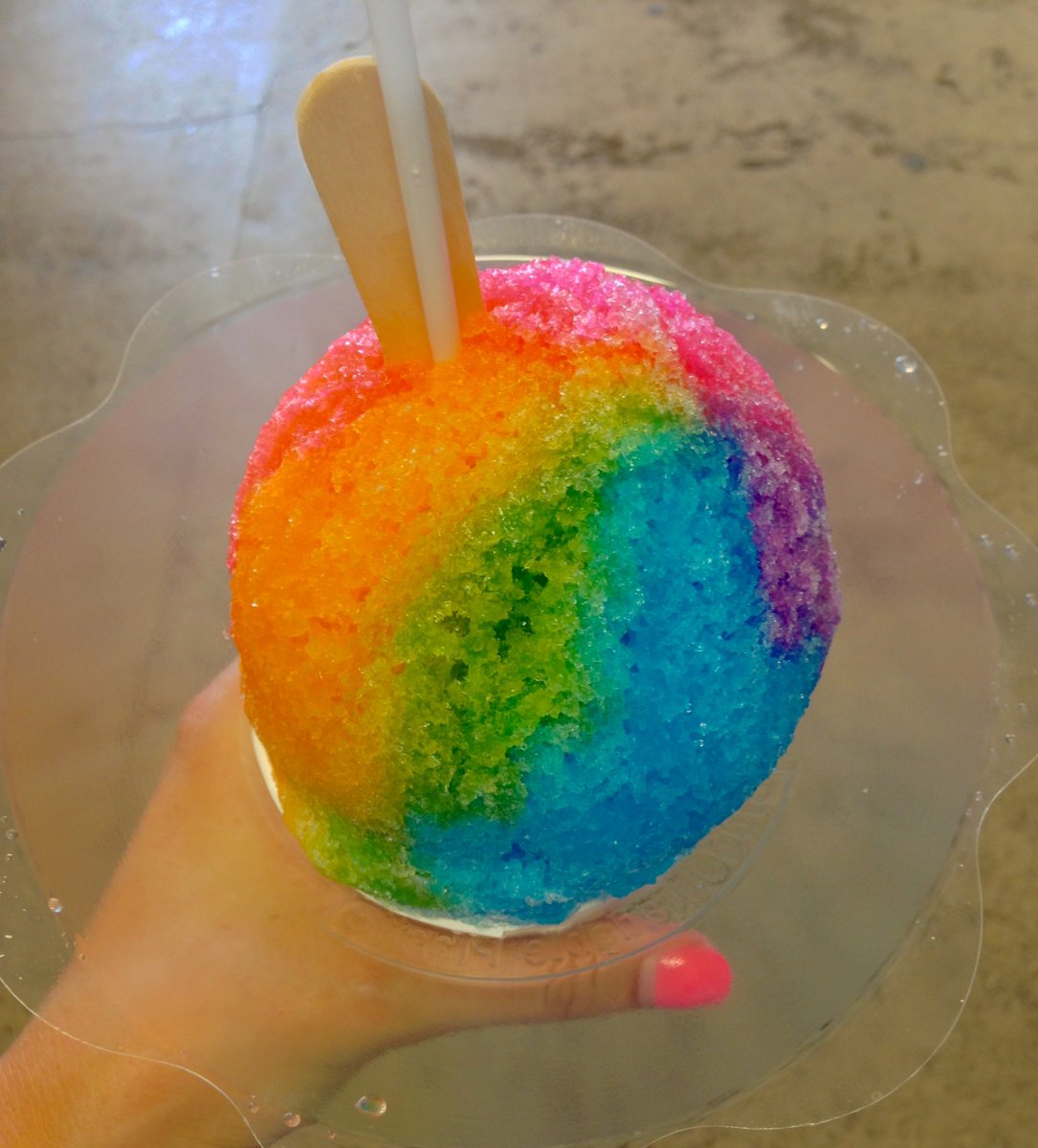 Expedia's tweet photo. Did you know Oahu has a shave ice tasting trail? @TripStyler's coolest finds: https://t.co/7KXQO3N51S https://t.co/RF21E0PByD