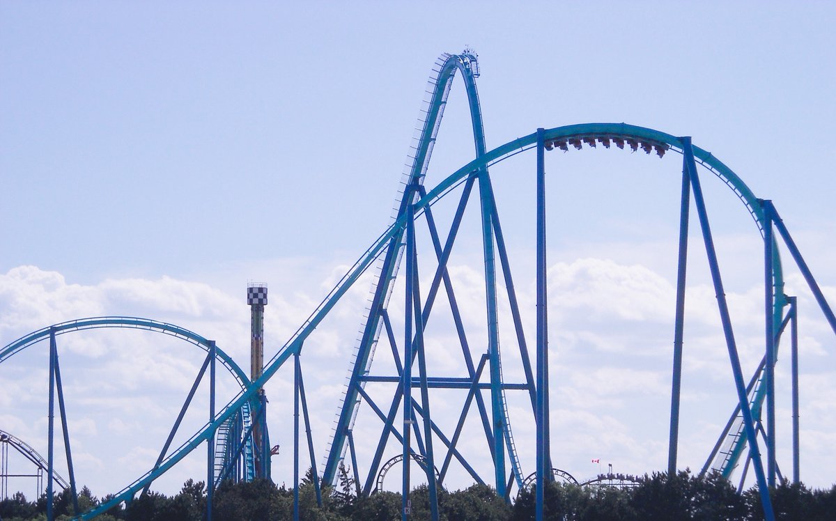 WonderlandNews's tweet photo. Leviathan can clearly fly higher than a dragon! #CWThrills #Leviathan #DragonFire https://t.co/HYYXVGq4Us