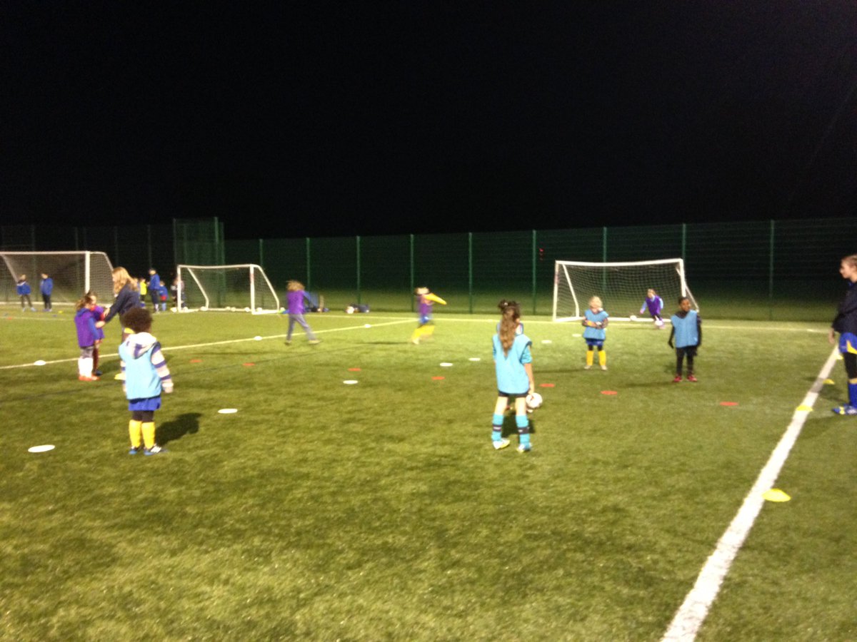 AndyBracey's tweet photo. Putting the FA YAM2 into practice #practicespectrum with @CityYouthFC U8 girls @jbushell_coach https://t.co/nI6LM4iNwa