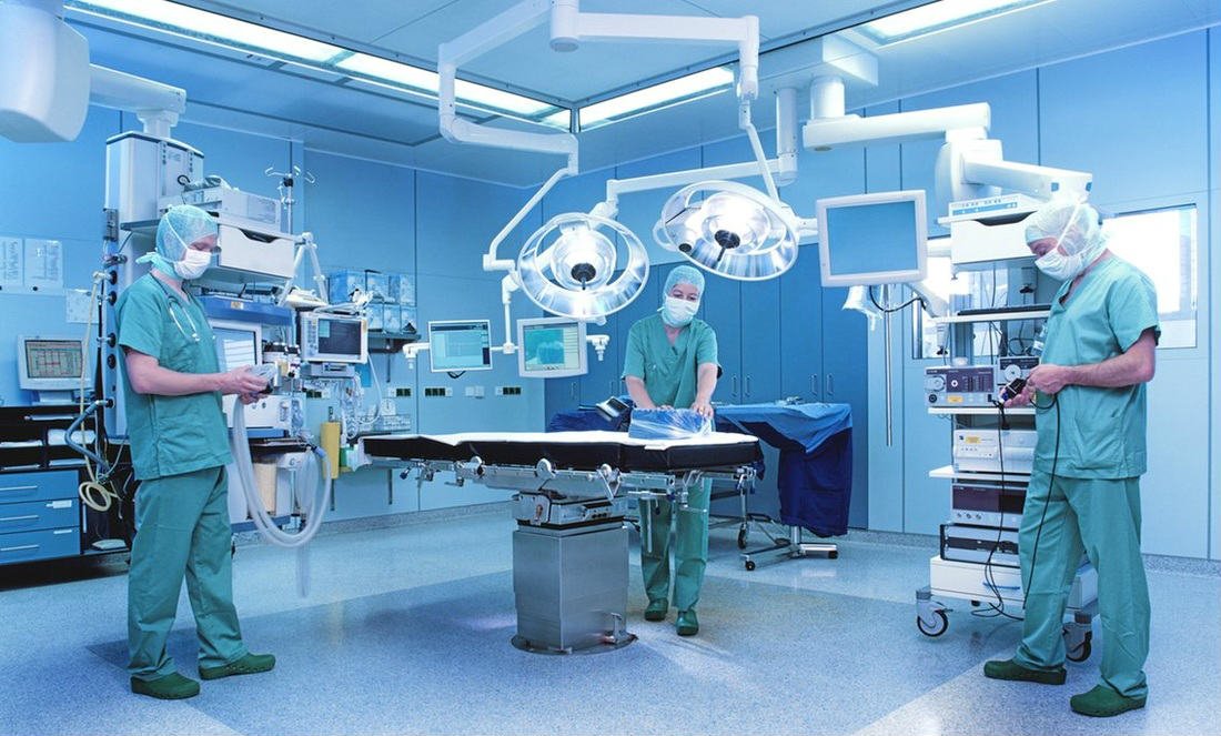 Хирургическая операция. Самые современные операции. Самые современные операции. Хирургический робот да винчи. Самые современные операции.