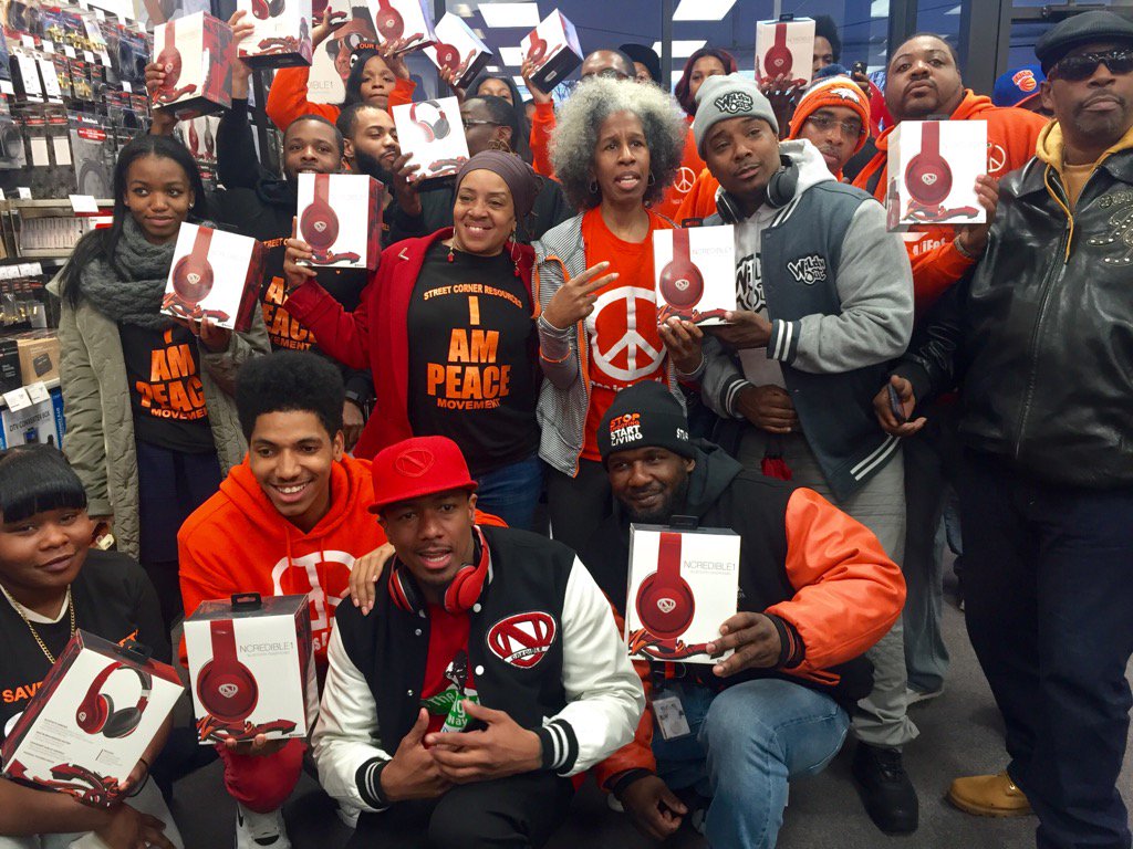 rachelnoerd's tweet photo. Epic Harlem moment with .@NickCannon .@EricaFordNYC &amp; @LIFECampInc as Nick launched NCREDIBLE at @RadioShack https://t.co/Dm6fCiKZkR