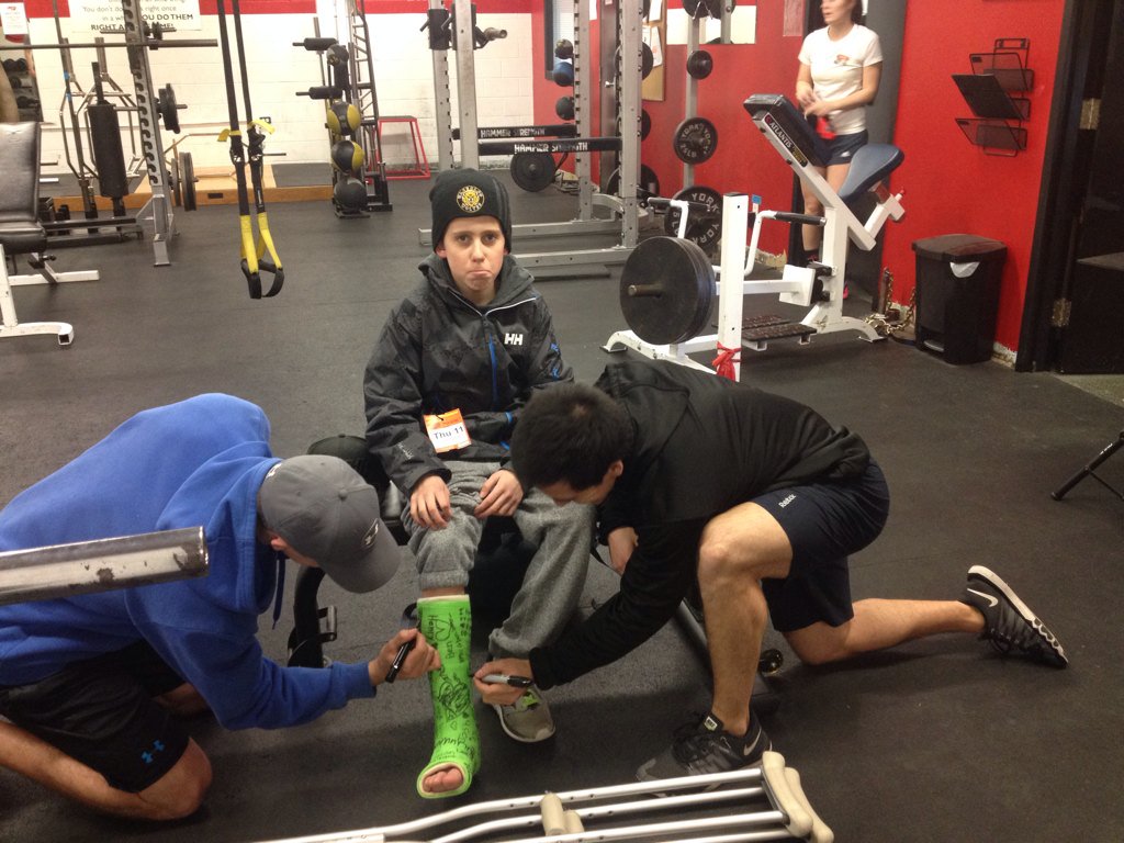 Brett_Depth's tweet photo. Getting hurts no fun. Poor guy took at @willsibley35 advice to heart. No choice but to skip leg day now @Neil_Depth https://t.co/dVUlFKf48M