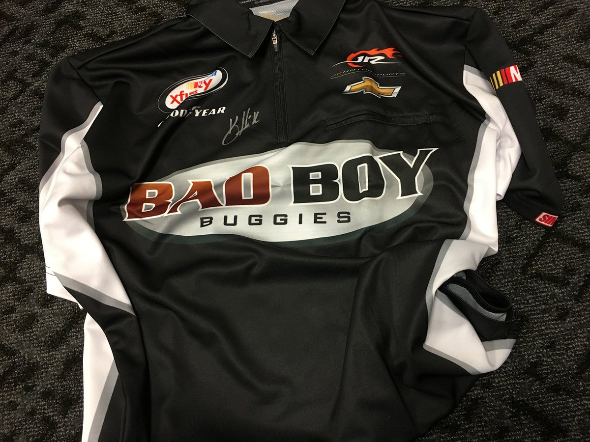 Retweet and follow me to win this signed <a href="/BadBoyOffRoad/">Bad Boy Off Road</a> JRM crew shirt. Winner picked in 4hrs. #WinItWednesday