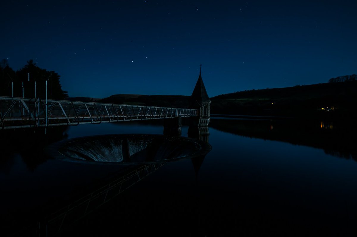 A beautiful clear starry night in <a href="/BreconBeaconsNP/">Alan</a> <a href="/PicPerfectWales/">Picture Perfect Photo Booths</a> <a href="/OutdoorPhotoMag/">Outdoor Photographer</a> <a href="/LoveWales/">RKL Mny</a>