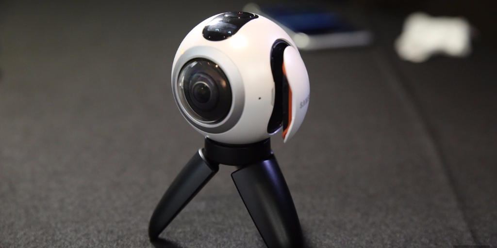 VR_HongKong's tweet photo. VR state of mind.  Samsung Gear VR 360 camera.   Check out the report from Engadget: 

https://t.co/zASgJVxTDG https://t.co/QjSdeqAIJ7
