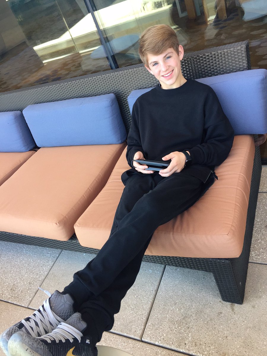MattyBRaps's tweet photo. Hey guys!  Hope u r having a good day 2! 😉 https://t.co/u9KzLue9u8