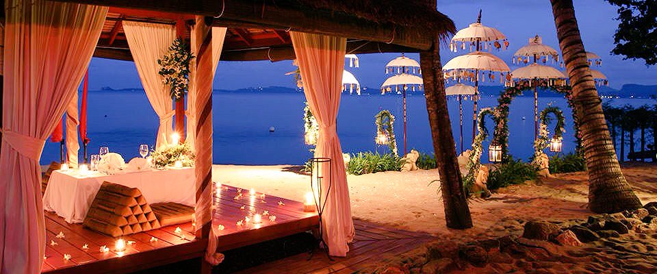 FindmyLovenAsia's tweet photo. A Romantic Dinner date on the Beach ~ Koh Samui, Thailand 
#ChooseAsia #Travel #Date #Love #Thai #FindMyLoveInAsia https://t.co/tEqg2RmV0M