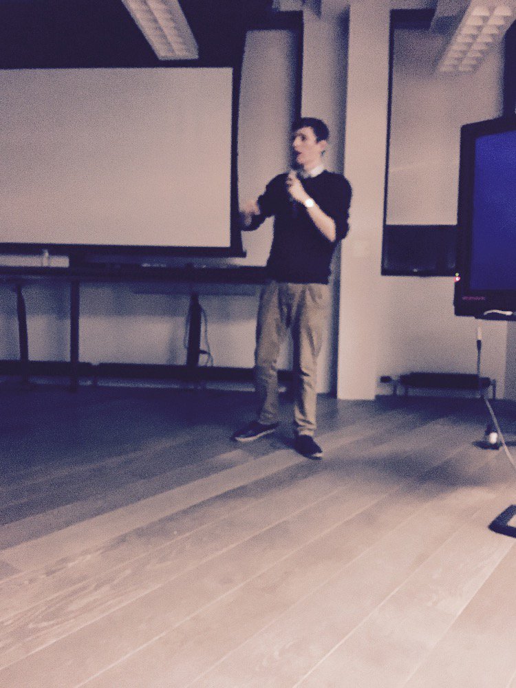 HayleySODA's tweet photo. @JReeve0 awesome talk @DeloitteDigital #consistency #Meetup #speaker #RactiveJS https://t.co/snwcoOfScp