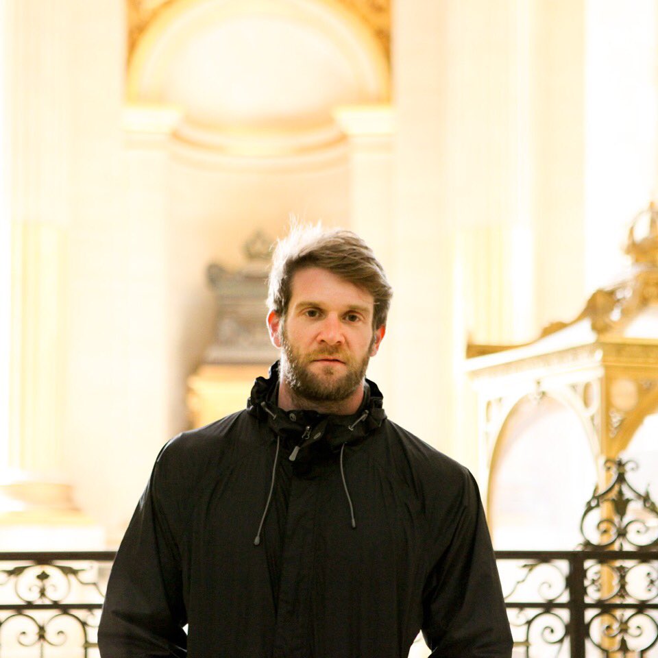 ChampoussinL's tweet photo. Gold souvenir w @colbykeller https://t.co/uZr60rglip