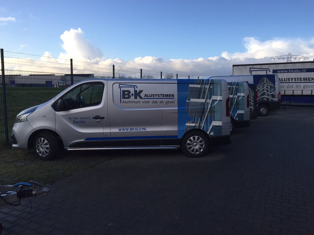 Vandaag 2 nieuwe bedrijfsauto's in gebruik genomen! #trots goede samenwerking met <a href="/SellesCar/">Selles Car Company</a> Company en <a href="/IAMReclame/">I AM Reclame</a>