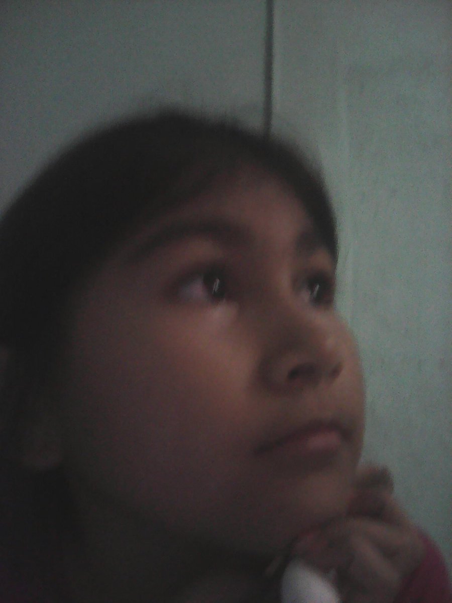 aylenveleza's tweet photo. Ni linda ni fea solo en 👄boca de las envidiosas👭👭👭👪 https://t.co/6706iDAl9j