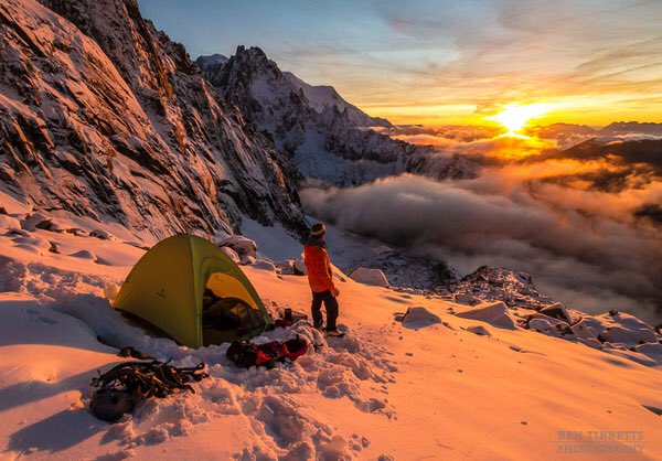 Exped_Adventure's tweet photo. How many of our followers would rather live here? #mountains #offgrid #adventure #sustainable #youroutdoors https://t.co/SM5SZWyLr0