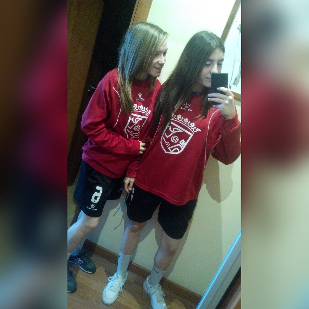 rosi_velasco99's tweet photo. "Tan fácil como cuidar el tesoro que te dio mamá" #Mellisalpoder 🙆🙆❤ @cristivelasco99 https://t.co/qgpBnJn8o4