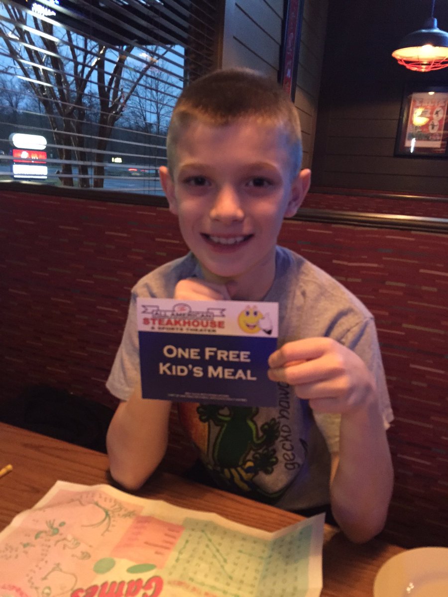 Bones913's tweet photo. Dinner with #youngboywalker for perfect attendance at school. https://t.co/9aHnXHiPln