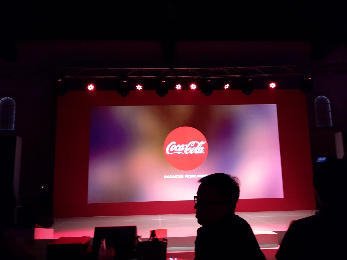 Bentar lagi,  press conference peluncuran #RasakanMomennya, versi lokalnya #TasteTheFeeling, bakal dimulai