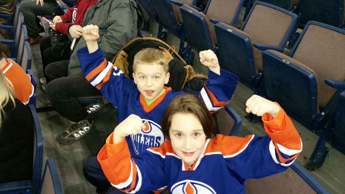 lshankaruk's tweet photo. Go #oilers and thanks @JDRFEdmonton. https://t.co/3B9vqUOlEB