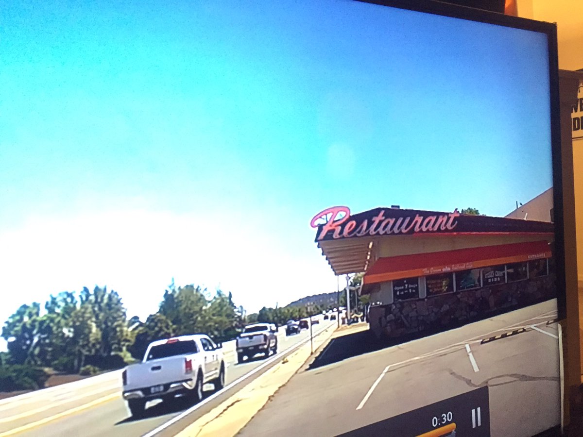 LegacyBevPromos's tweet photo. Just saw this on tonight's episode of @TheGrinderFOX ...who knows where this is?! @SocInFlagstaff #FamouslyCool https://t.co/Uh4OJEPGUU