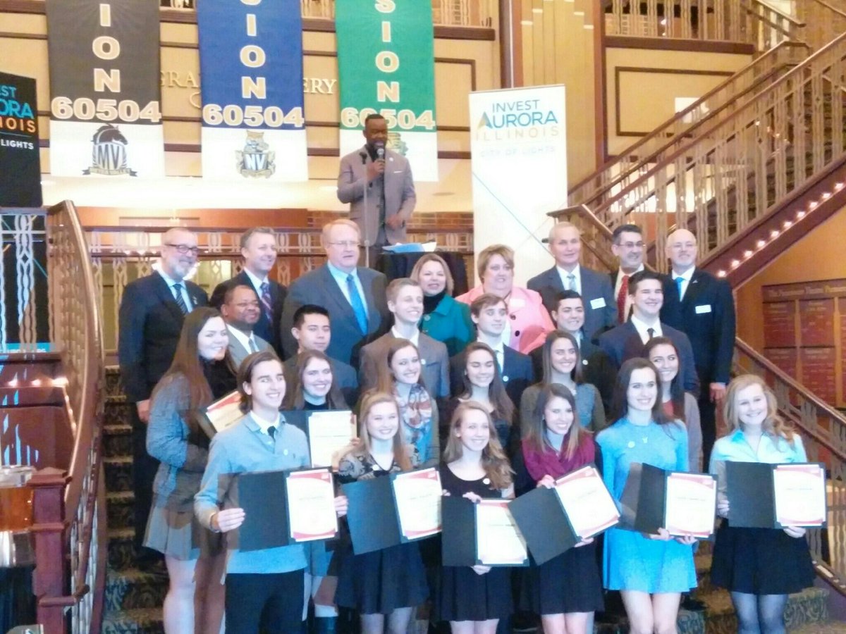 AHendrickson79's tweet photo. Honoring @ipsd204 Marketing students at the @Vision60504 Awards Ceremony. Congrats to all! https://t.co/2ZQiyhZ4Mj