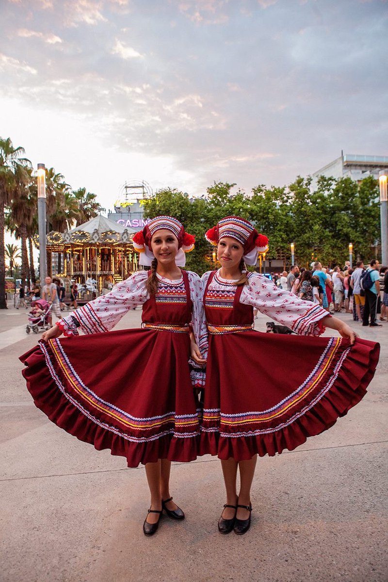 essentialsmag's tweet image. Russian dancing girls in Spain&apos;s Costa Brava 2013 #essentialsmag#10years