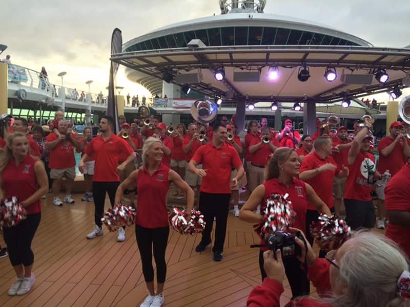 TBDBITLAlumni's tweet photo. #BuckeyeFamily of alumni band and cheerleaders on the #BuckeyeCruise beating cancer #buckeyestyle https://t.co/YgVM4IJXxI