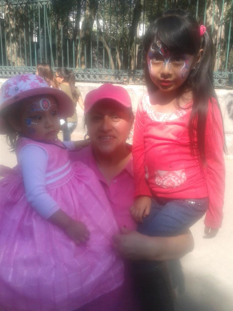 DragonVirus99's tweet photo. Pasando un buen dia en familia #Chapultepec  xD https://t.co/lcOyUf1DIL