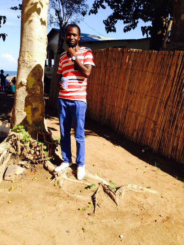 SannieYoung's tweet photo. 25/12/14 #BeachSand pics depict #ChikaleBeach b4 &amp; after #Christmas. #Chikale #NkhataBay #LakeMalawi #Malawi #Travel https://t.co/slXbW1FSQU