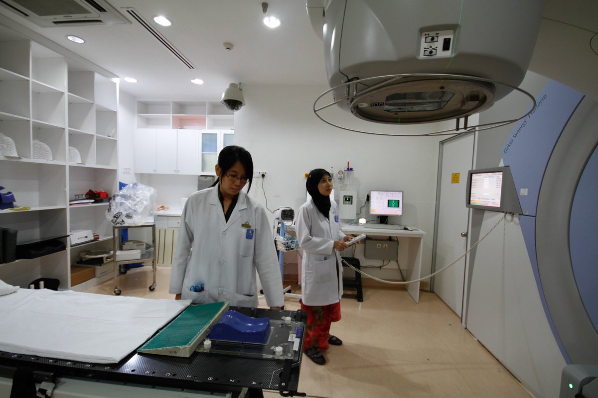 ADB_HQ's tweet photo. #AEC2015 to allow skilled workers to move easily, more directly with @ASEAN countries https://t.co/oxszVrnwTZ https://t.co/YA0lIrss7r