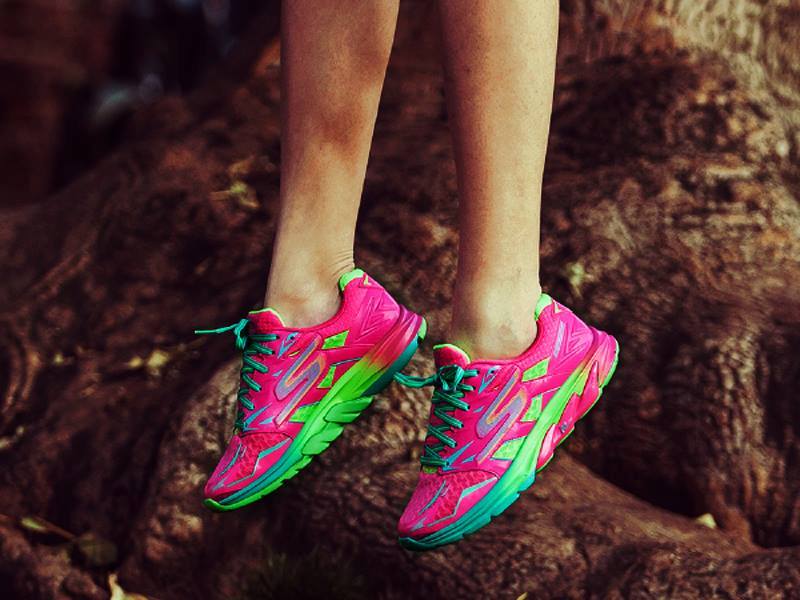 ESPNmx's tweet photo. Descubre la máxima amortiguación junto a #Skechers #GOrunUltra2. Ideales para distancias largas y terrenos mixtos. https://t.co/mfp27XhuYR