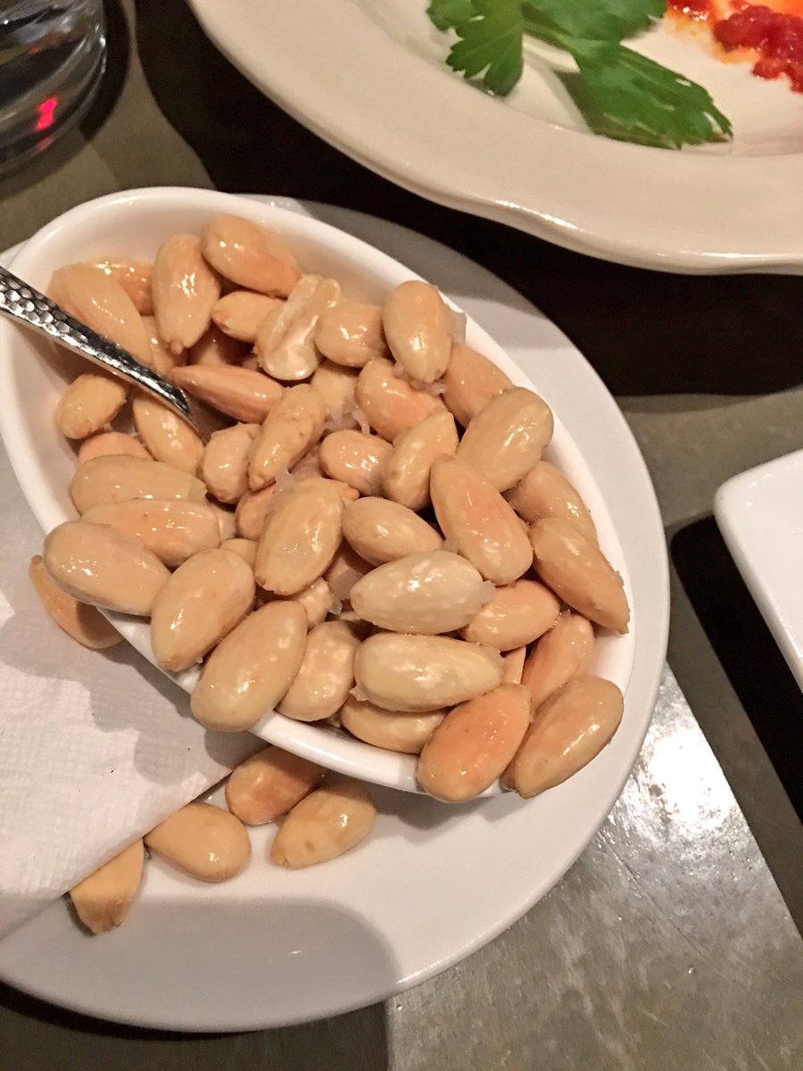 amaaanda's tweet photo. Oh dang, #SimonesRI, you fancy. Roasted Marcona Almonds. https://t.co/7rutuw4Vw6