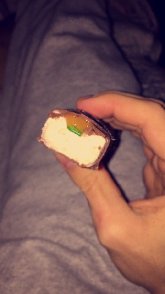 MARSndSNIKERS's tweet photo. Photo of Mars with the piece of plastic 🍫#Mars #pieceofplastic https://t.co/8iy3E1GZ4c