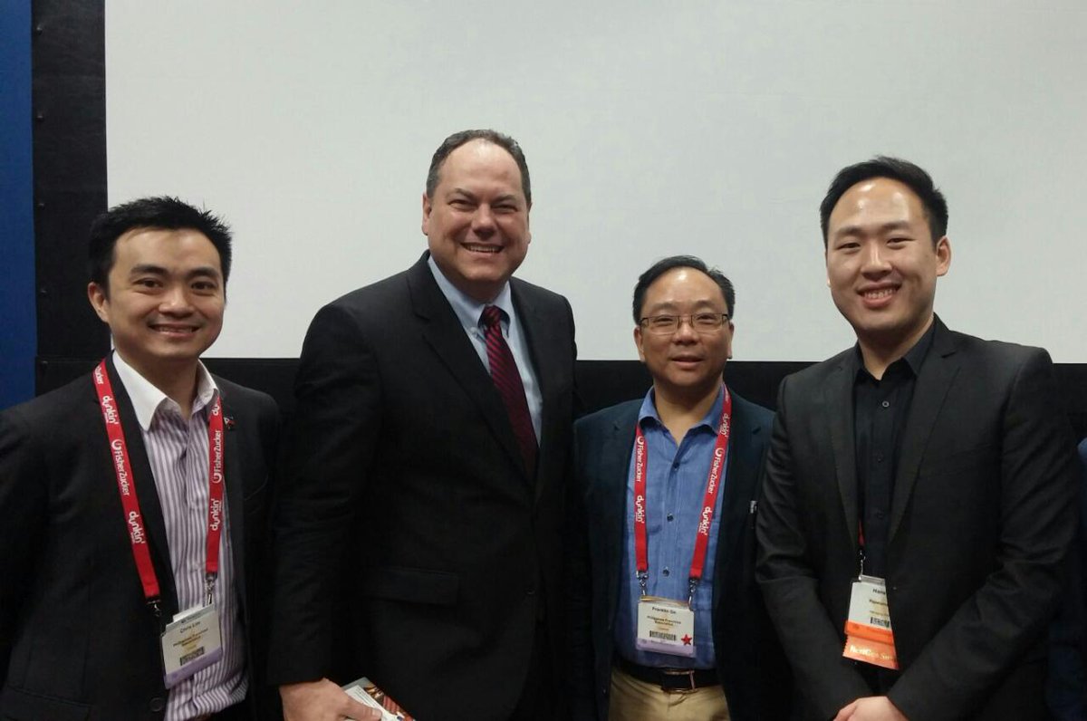 philfranchise's tweet photo. PFA delegates with Robert Cresanti, IFA President and CEO. #IFA2016 #FranchisePH #FAPHL2016 #FranchisePaMore https://t.co/0EeCxZKioT