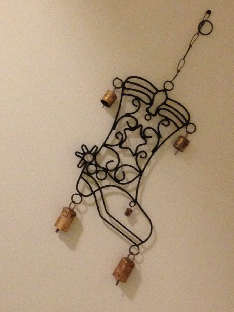 StannysBBQ's tweet photo. First person to name where this can be found, wins a free starter or desert.....🐷🏆 tweet answers to @StannysBBQ https://t.co/XteHEP7FGd